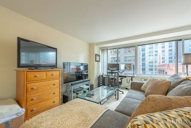 $1,900 | 211 East Ohio Street, Unit 724, Chicago, IL 60611