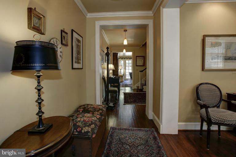 3225 Reservoir Road Northwest Washington, DC 20007 - Photo 2 of 15 Entry way