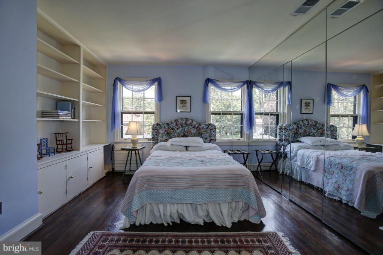 3225 Reservoir Road Northwest Washington, DC 20007 - Photo 12 of 15 Bedroom