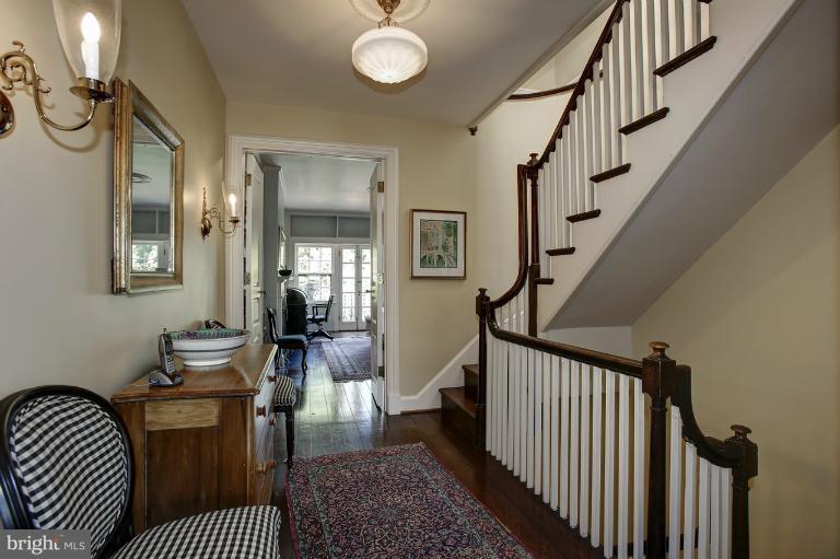 3225 Reservoir Road Northwest Washington, DC 20007 - Photo 3 of 15 Interior (General)