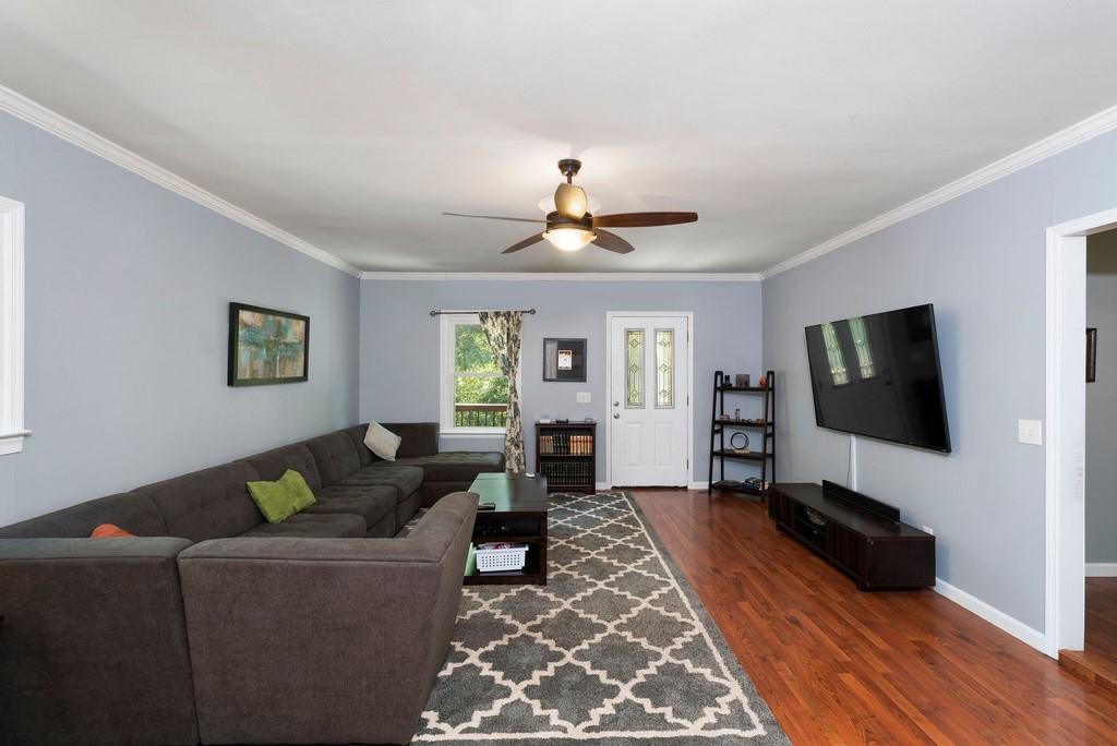 941 Peeples Valley Road Northwest Cartersville, GA 30121 - Photo 1 of 1 Oversized living room