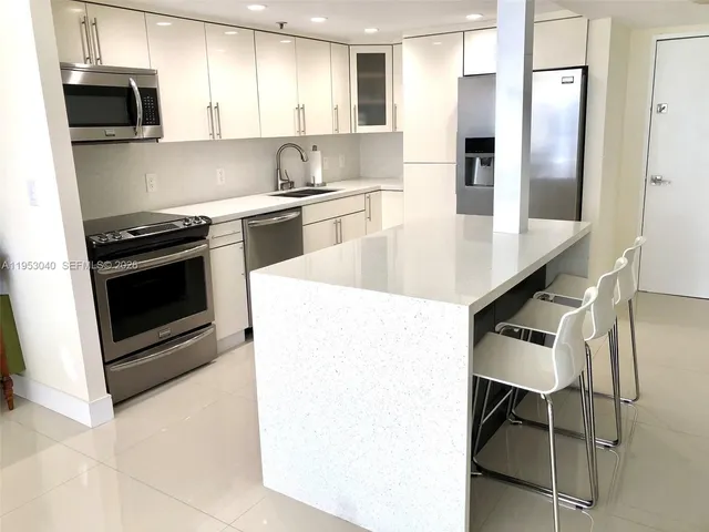 $3,600 | 20515 East Country Club Drive, Unit 1448, Aventura, FL 33180