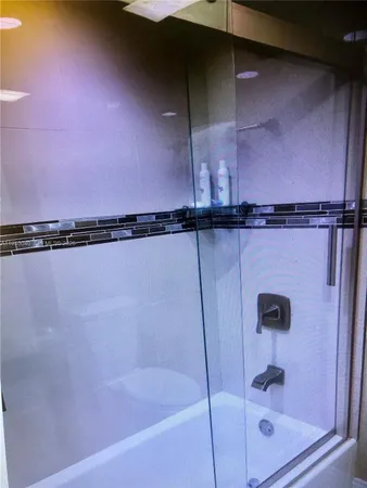 a close up view of a washer and dryer