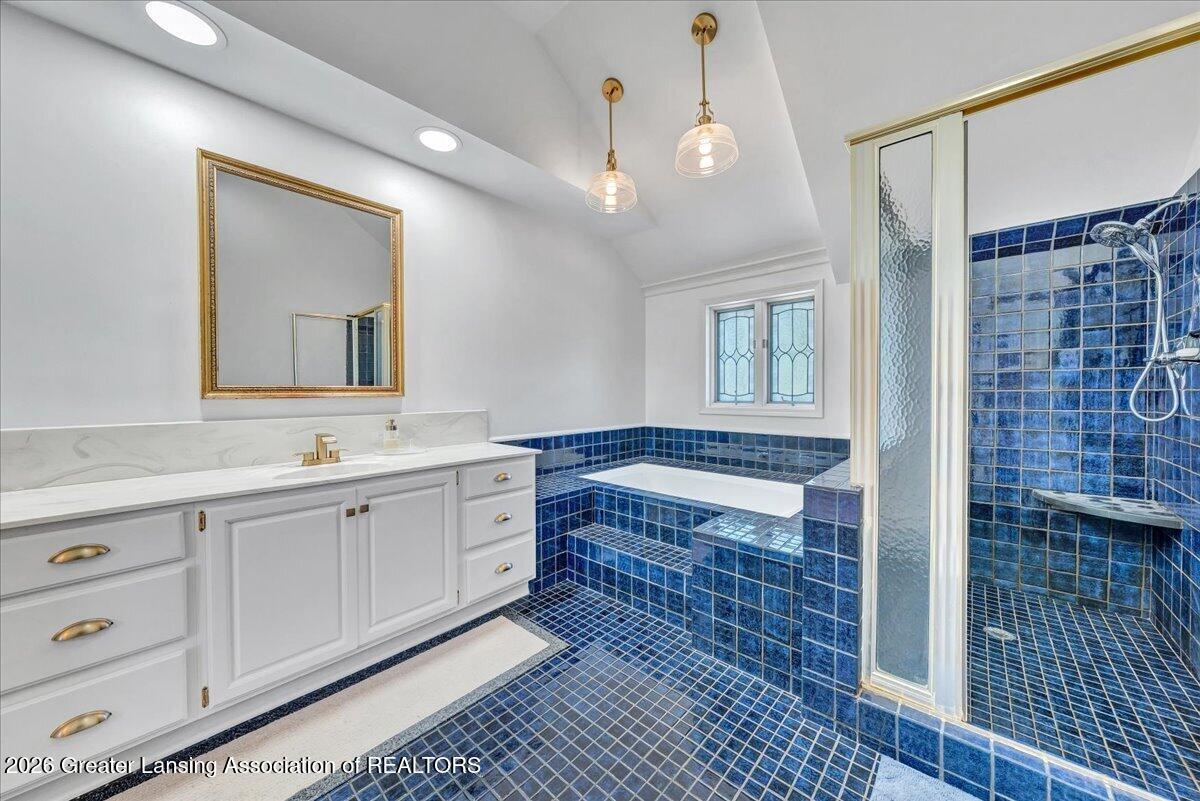 1352 Foxcroft Road East Lansing, MI 48823 - Photo 24 of 61 21-DSC01022