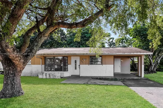 $2,570 | 5801 Royal Palm Boulevard, Unit 1, Margate, FL 33063