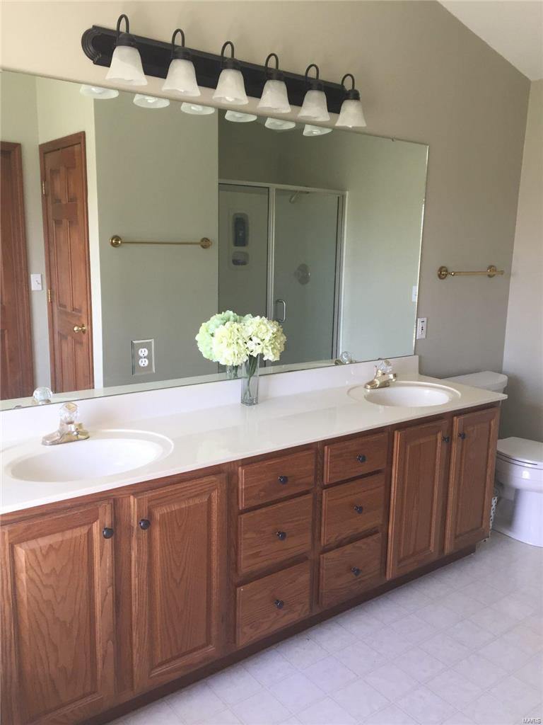 2710 Hunters Ridge Edwardsville, IL 62025 - Photo 13 of 25 Gallery Image 13