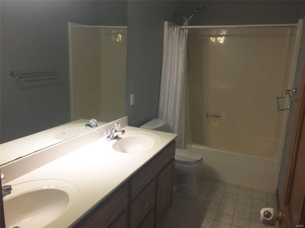 2710 Hunters Ridge Edwardsville, IL 62025 - Photo 16 of 25 Gallery Image 16