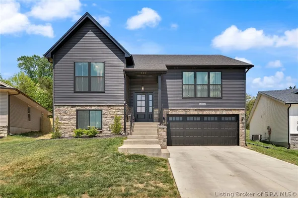 $379,900 | 8008 Hudson Lane, Georgetown, IN 47122