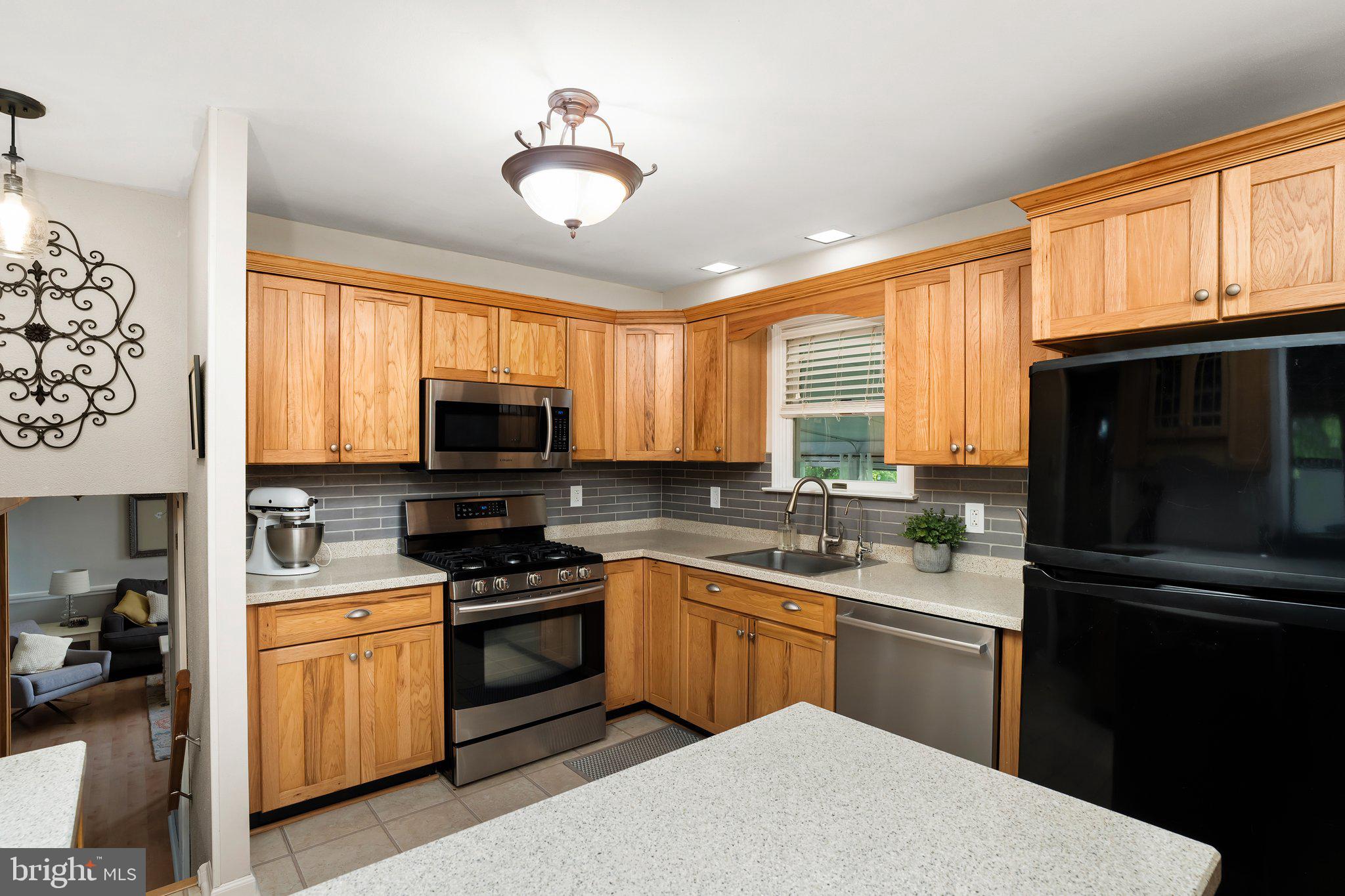 46 Hempstead Road Hamilton, NJ 08610 - Photo 14 of 48