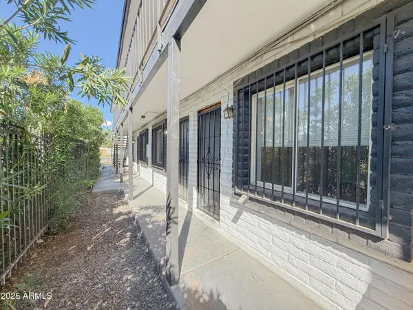 $895 | 1703 West Mountain View Road, Unit 13, Phoenix, AZ 85021