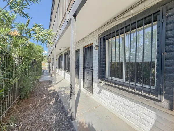 $895 | 1703 West Mountain View Road, Unit 13, Phoenix, AZ 85021