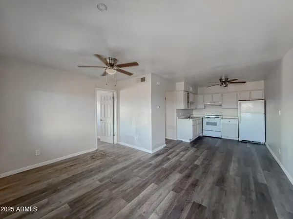 $895 | 1703 West Mountain View Road, Unit 13, Phoenix, AZ 85021
