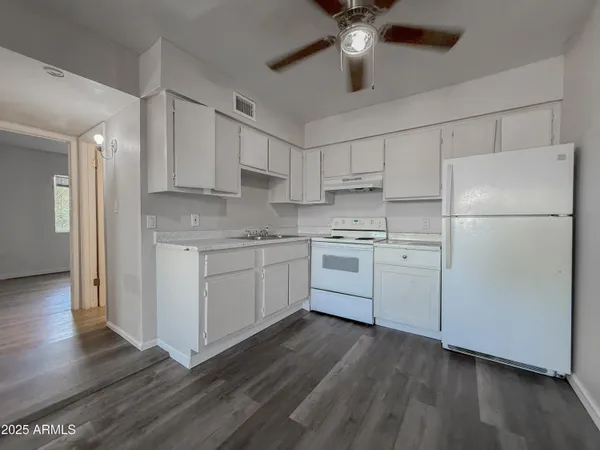 $795 | 1703 West Mountain View Road, Unit 13, Phoenix, AZ 85021