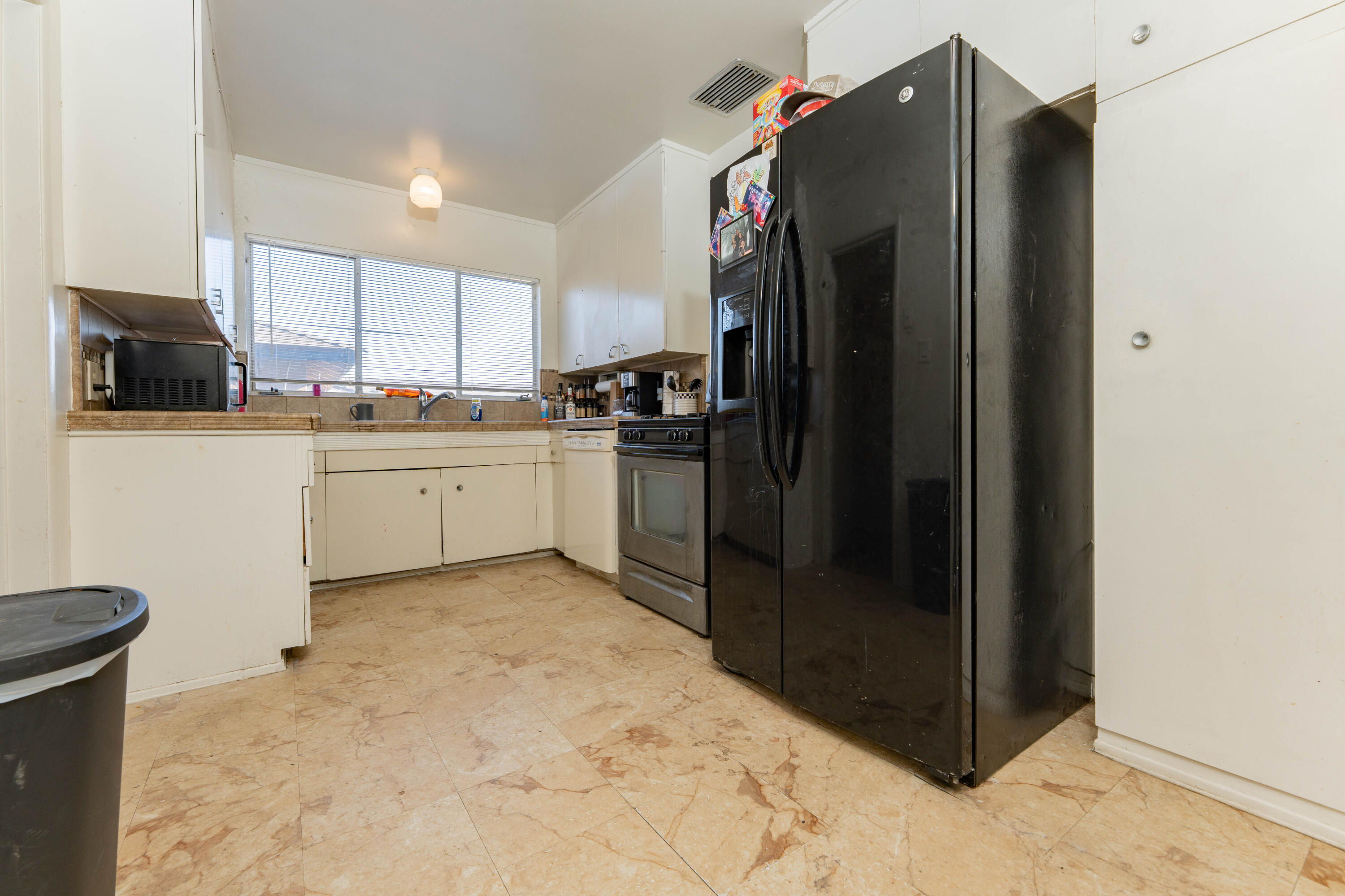 2209 Fairfax Road Bakersfield, CA 93306 - Photo 17 of 37 17