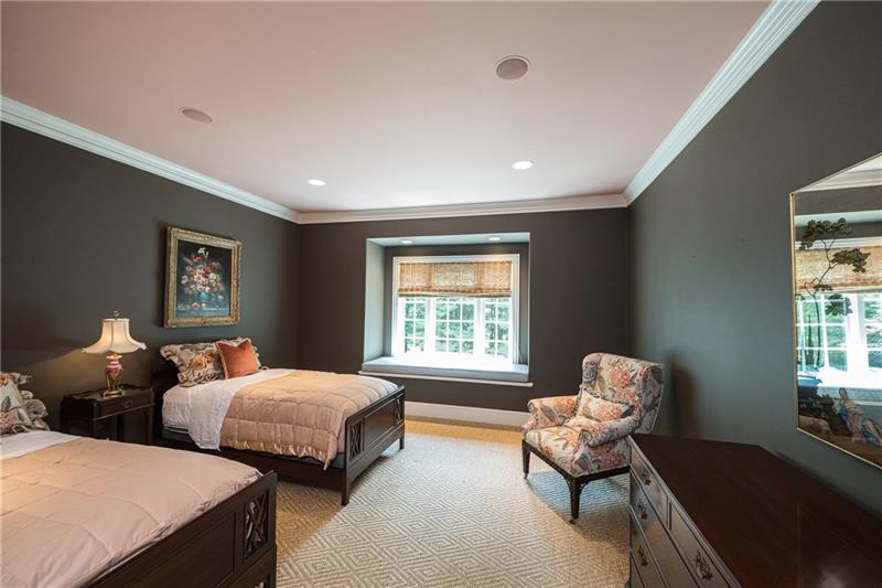 251 West Chapel Ridge Road Pittsburgh, PA 15238 - Photo 21 of 25 Gallery Image 21