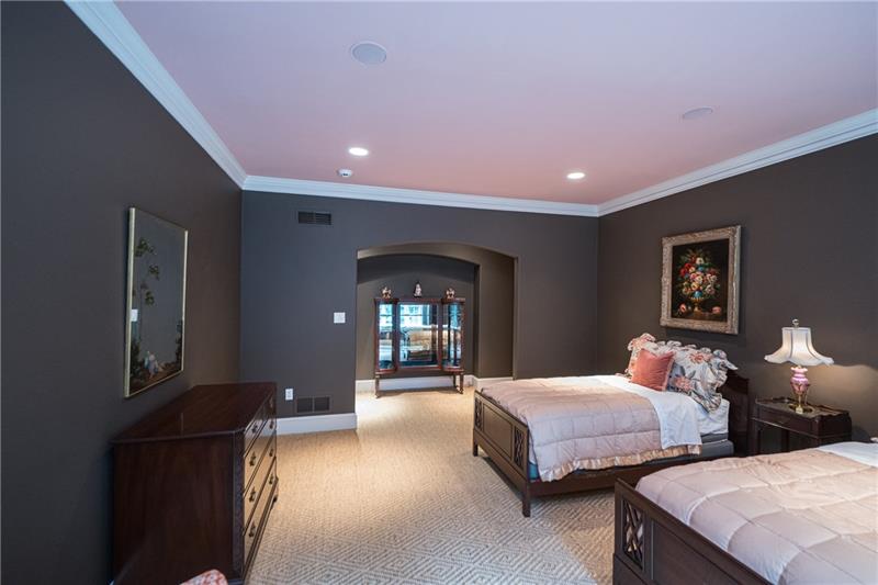 251 West Chapel Ridge Road Pittsburgh, PA 15238 - Photo 22 of 25 Gallery Image 22