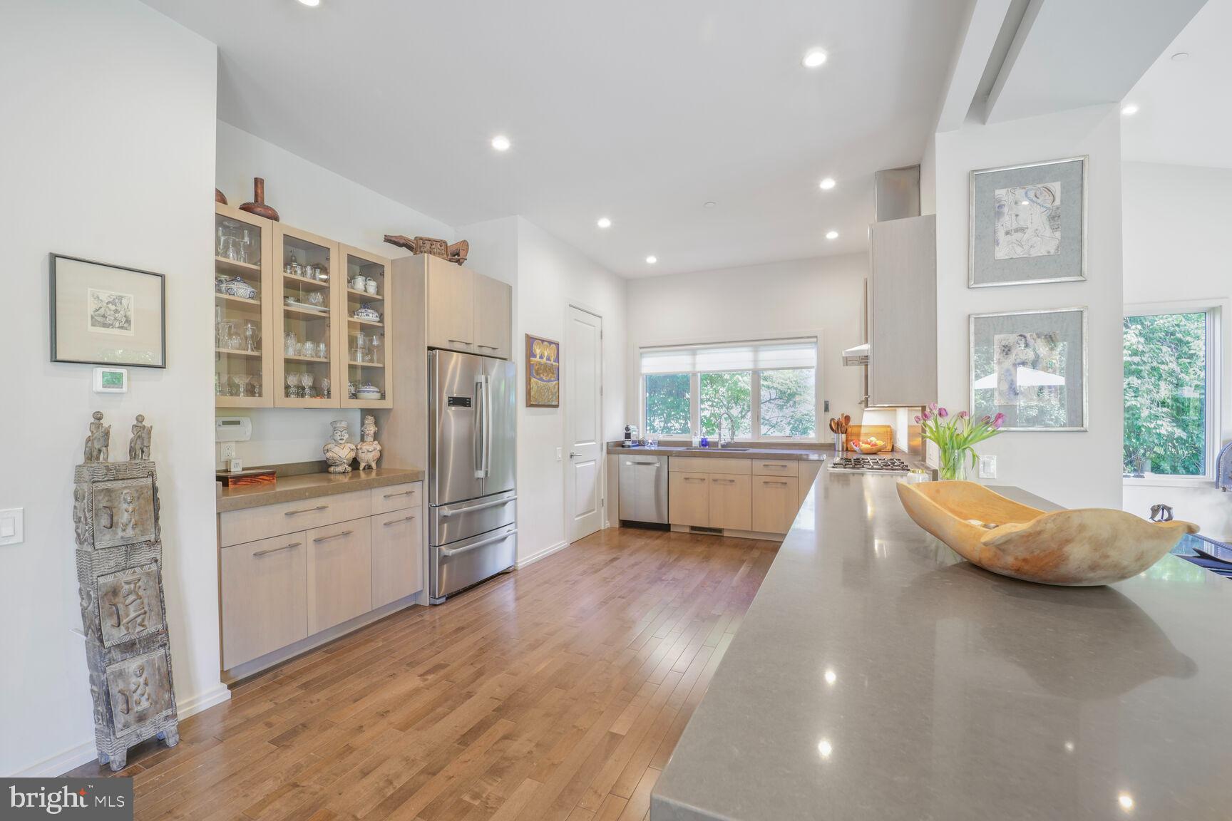 8507 Rayburn Road Bethesda, MD 20817 - Photo 6 of 39 Gallery Image 6