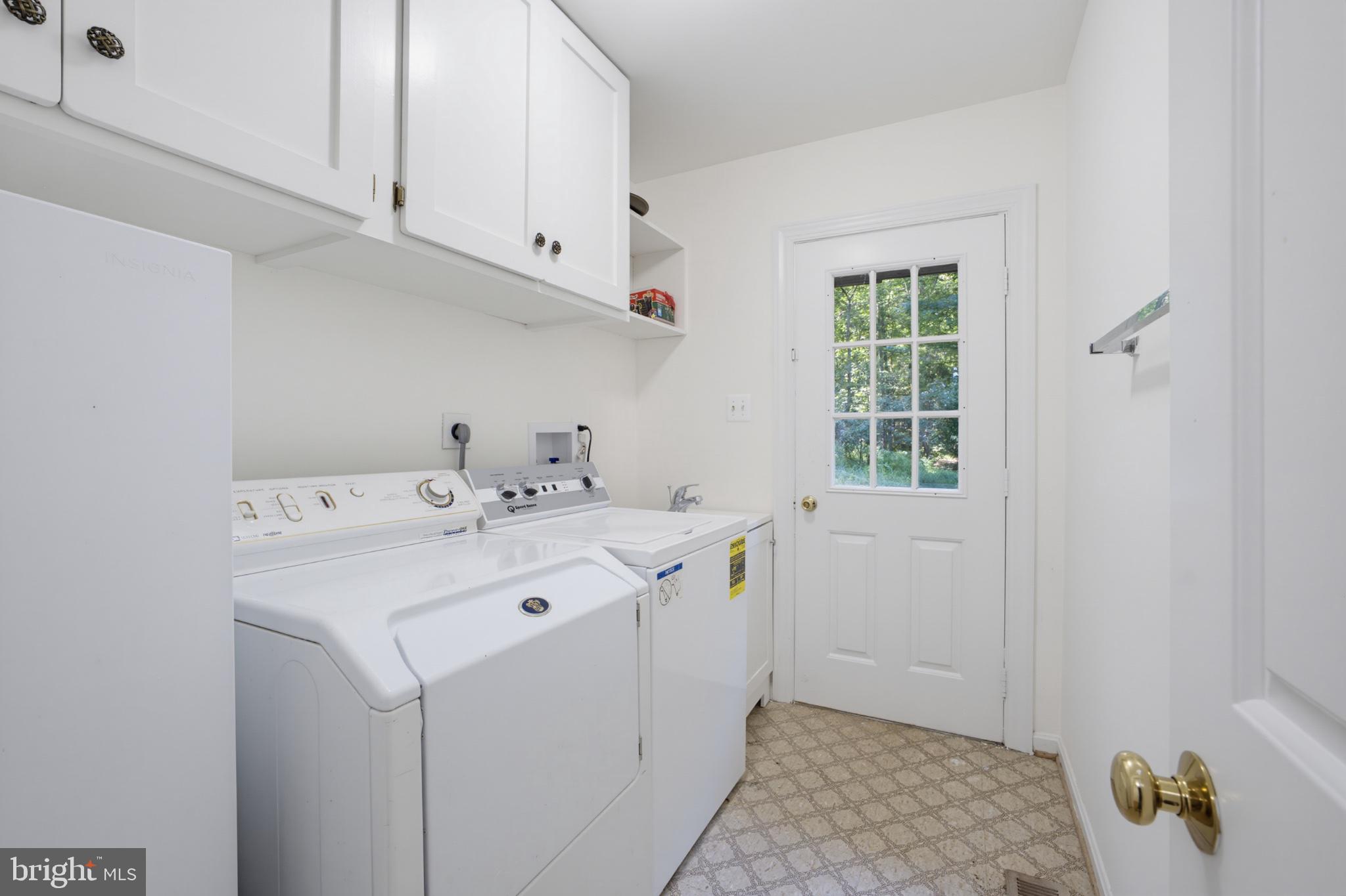 2018 Hunter Mill Road Vienna, VA 22181 - Photo 22 of 84 Laundry Room