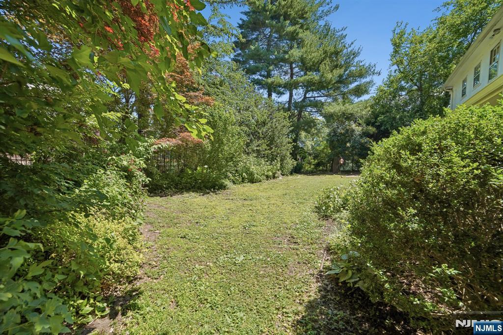 157 Sussex Road Tenafly, NJ 07670 - Photo 43 of 50