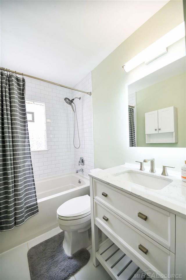 2611 Rochester Road Royal Oak, MI 48073 - Photo 7 of 27