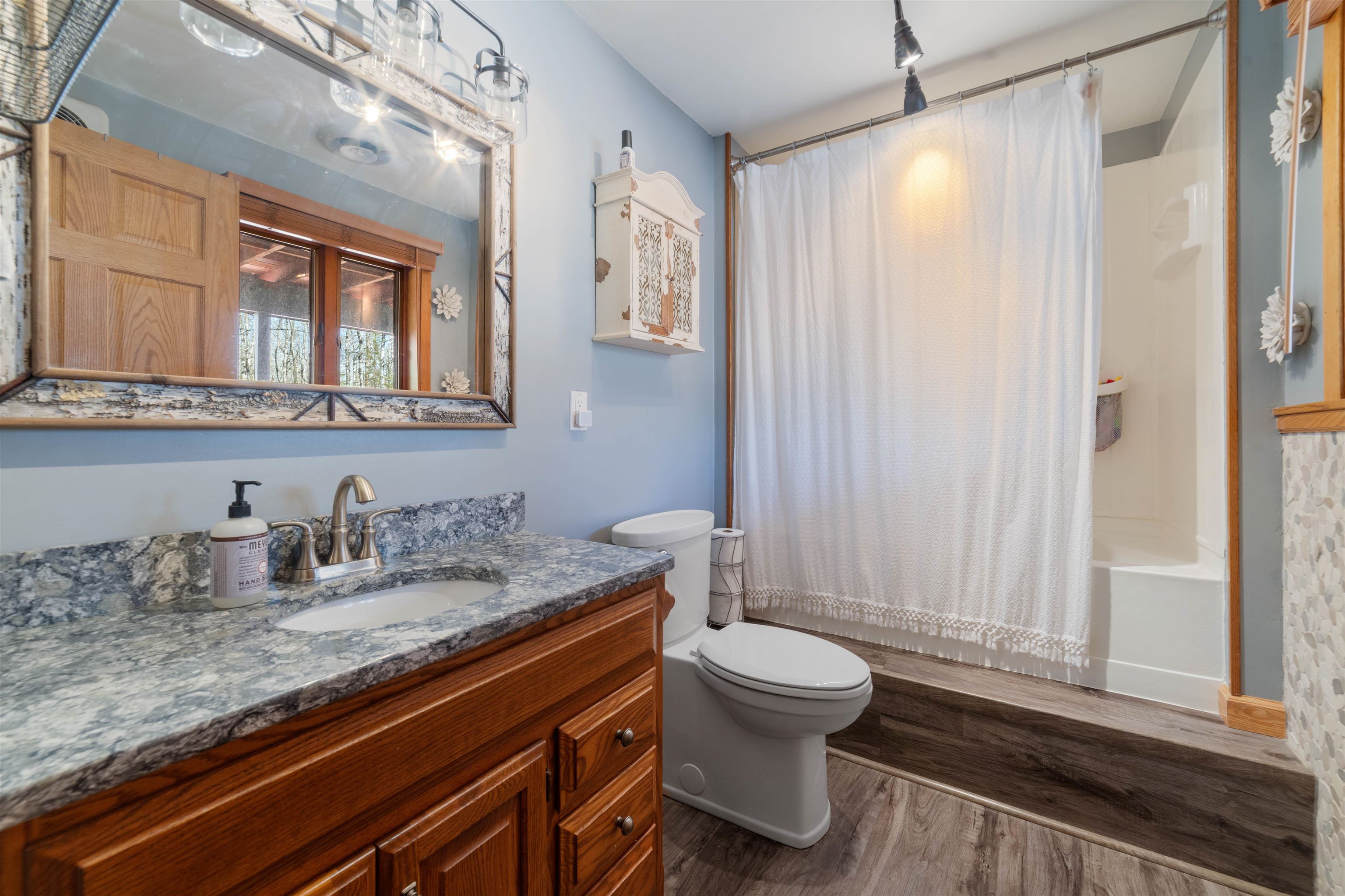 6960 South County Rd B Foxboro, WI 54836 - Photo 11 of 28 Bathroom