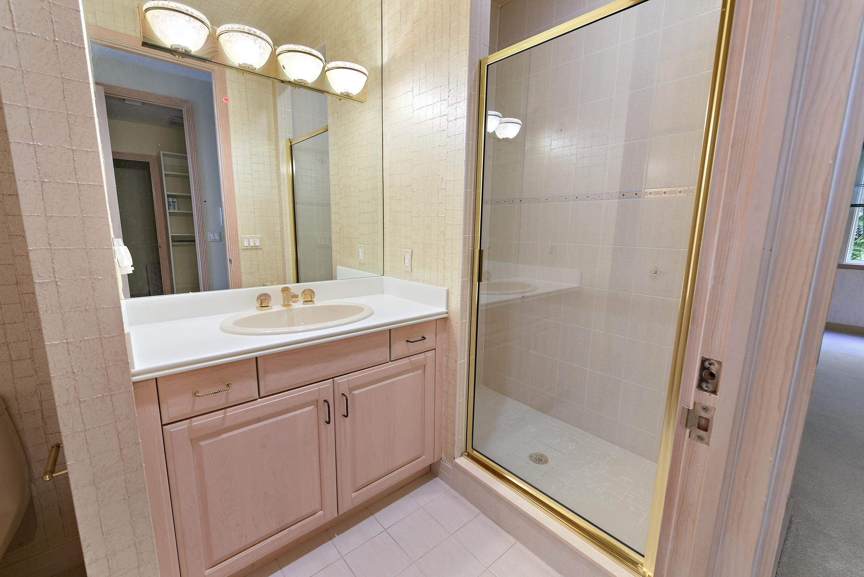 7202 Ayrshire Lane Boca Raton, FL 33496 - Photo 21 of 71 en suite bathroom