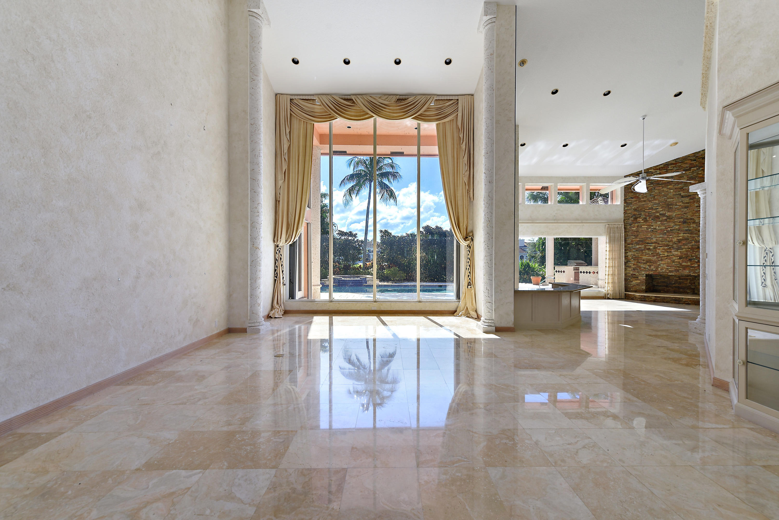 7202 Ayrshire Lane Boca Raton, FL 33496 - Photo 3 of 71 living room