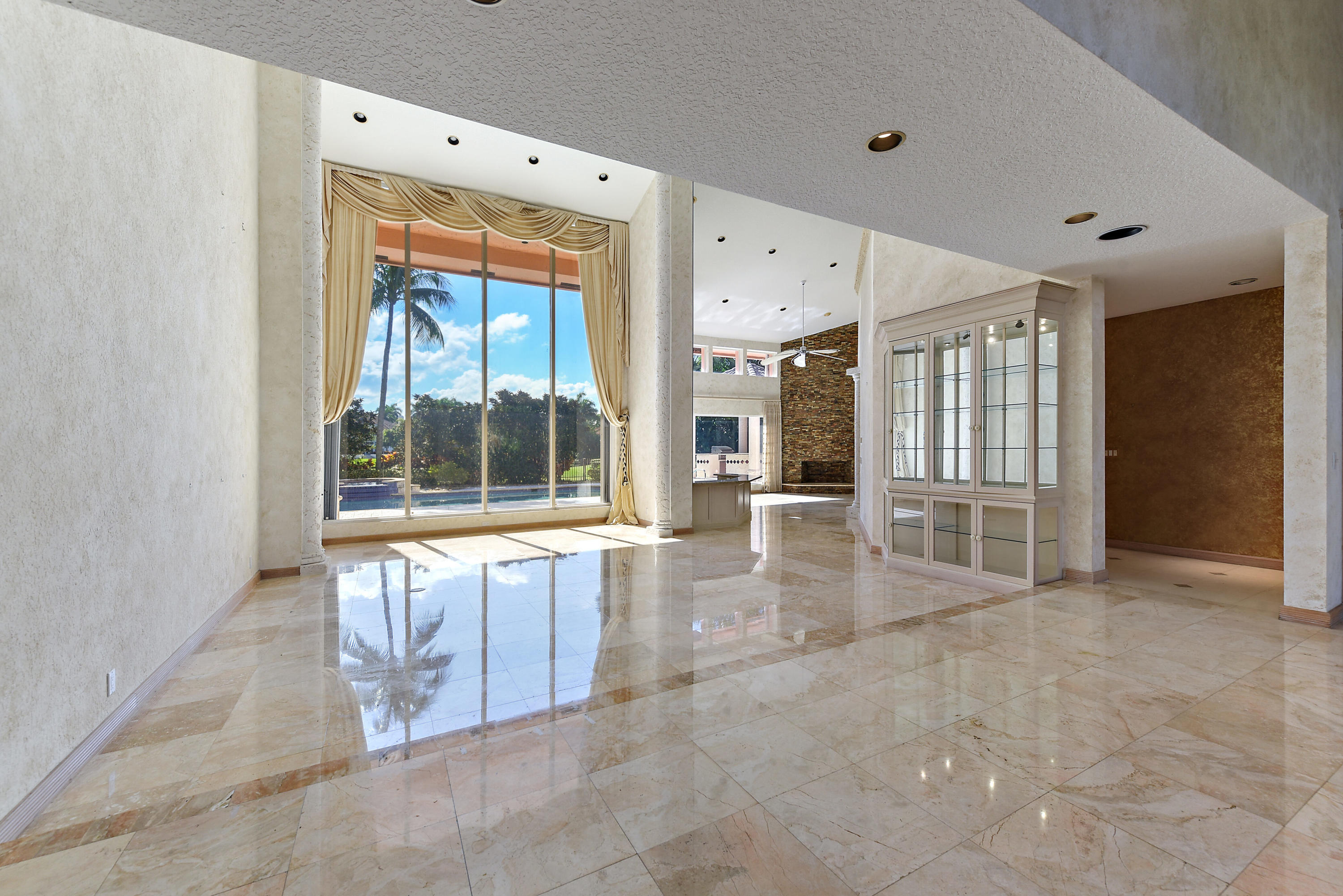 7202 Ayrshire Lane Boca Raton, FL 33496 - Photo 4 of 71 living room