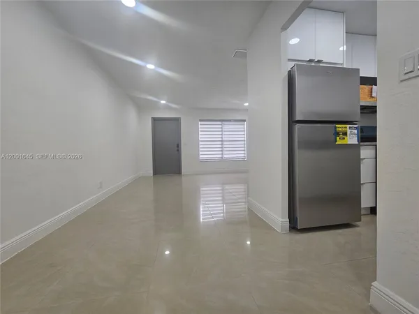 $1,650 | 700 Northeast 46th Court, Unit 2, Oakland Park, FL 33334