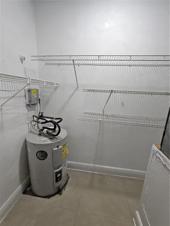 $1,650 | 700 Northeast 46th Court, Unit 2, Oakland Park, FL 33334