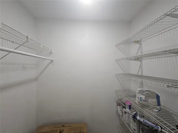 $1,650 | 700 Northeast 46th Court, Unit 2, Oakland Park, FL 33334