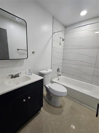 $1,650 | 700 Northeast 46th Court, Unit 2, Oakland Park, FL 33334