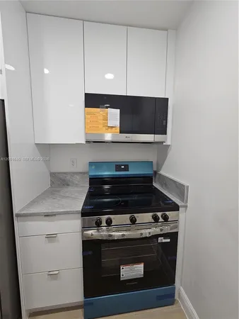 $1,650 | 700 Northeast 46th Court, Unit 2, Oakland Park, FL 33334