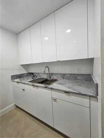 $1,650 | 700 Northeast 46th Court, Unit 2, Oakland Park, FL 33334