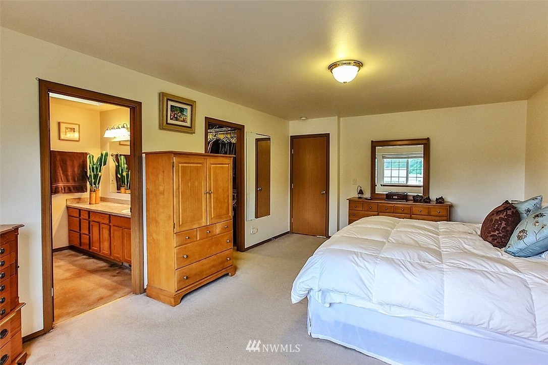 2998 Lowren Loop Port Orchard, WA 98366 - Photo 12 of 24 Gallery Image 12
