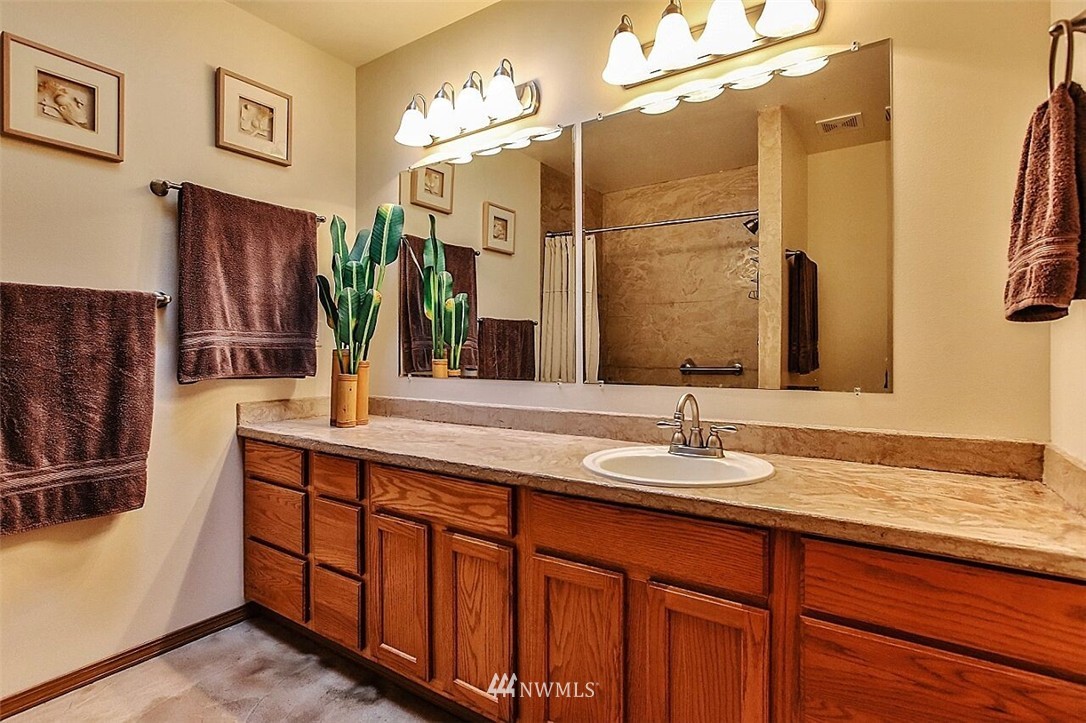 2998 Lowren Loop Port Orchard, WA 98366 - Photo 13 of 24 Gallery Image 13