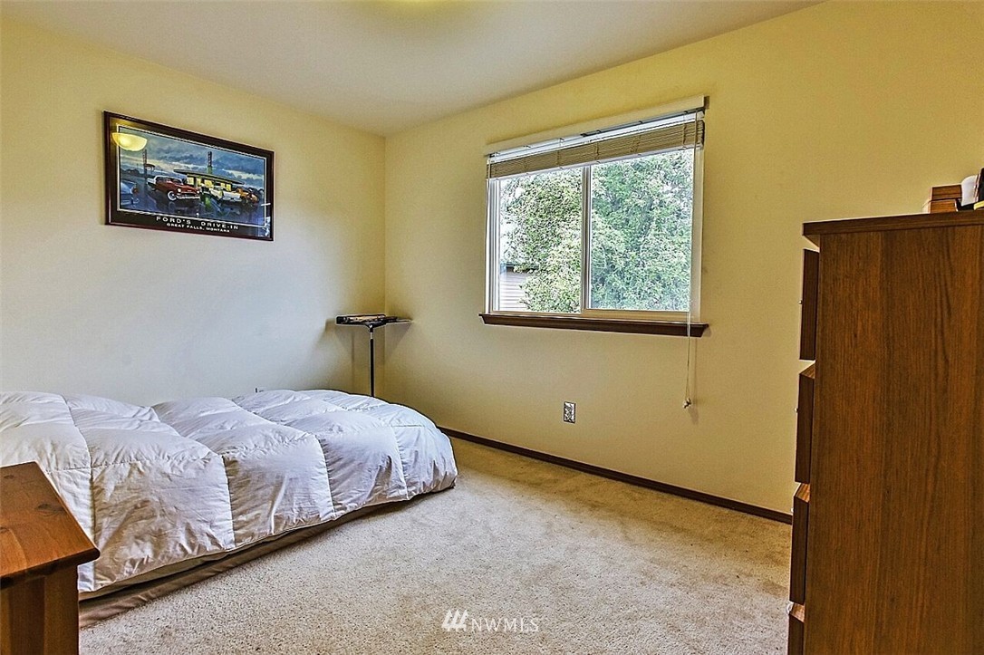 2998 Lowren Loop Port Orchard, WA 98366 - Photo 16 of 24 Gallery Image 16