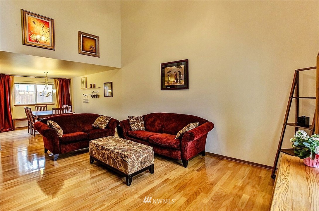 2998 Lowren Loop Port Orchard, WA 98366 - Photo 3 of 24 Gallery Image 3