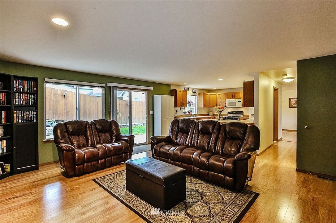 2998 Lowren Loop Port Orchard, WA 98366 - Photo 7 of 24 Gallery Image 7