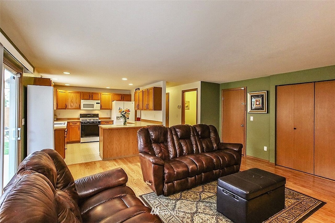 2998 Lowren Loop Port Orchard, WA 98366 - Photo 8 of 24 Gallery Image 8