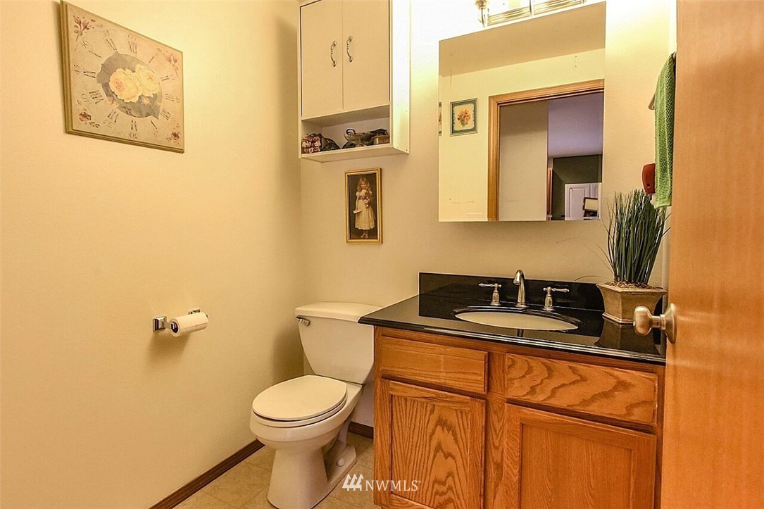 2998 Lowren Loop Port Orchard, WA 98366 - Photo 10 of 24 Gallery Image 10