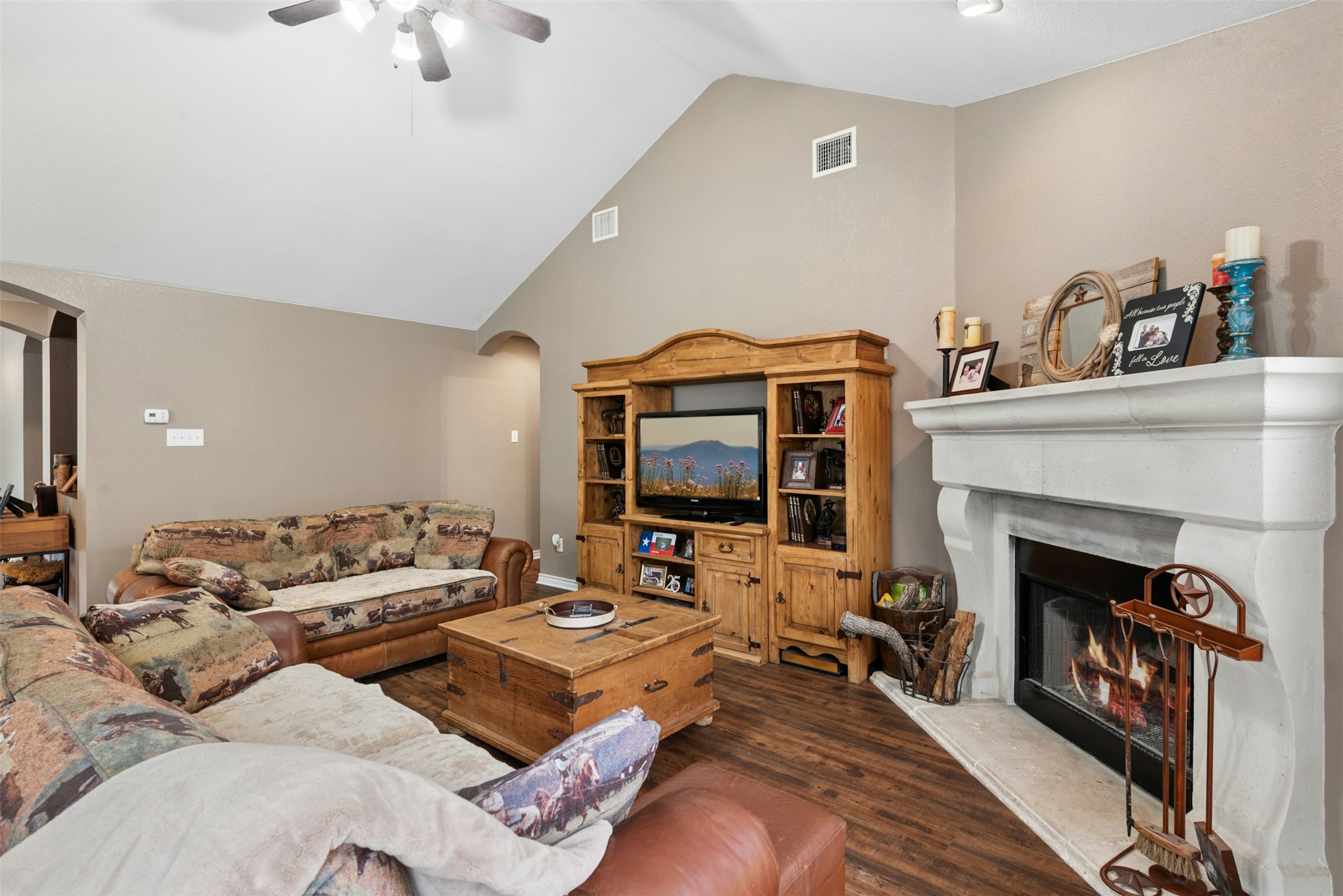 30013 Edgewood Drive Georgetown, TX 78628 - Photo 8 of 39 High ceilings enhance the size of the room