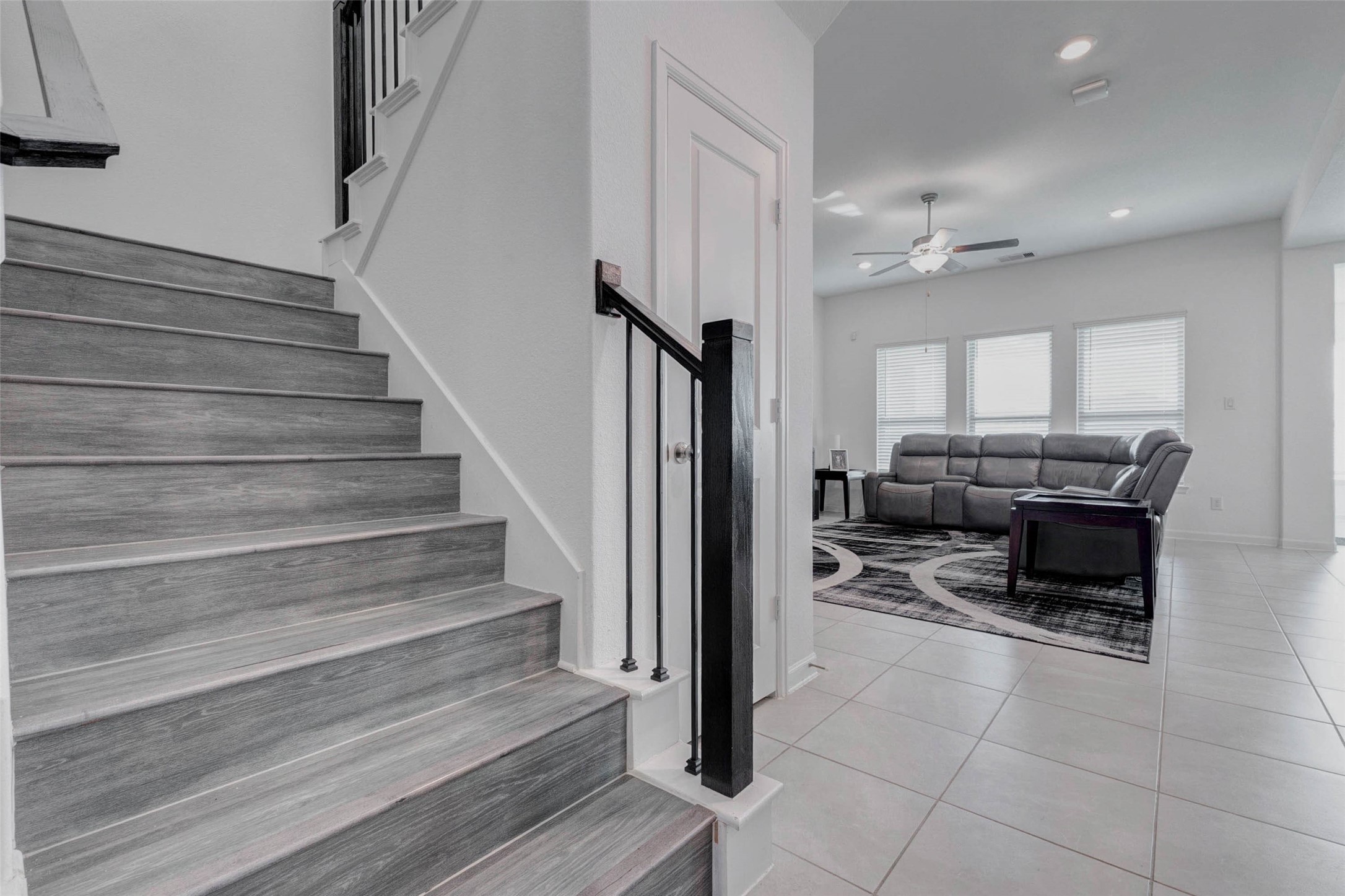 3711 Castle Rock Drive Rosenberg, TX 77469 - Photo 32 of 46 a view of entryway and hall