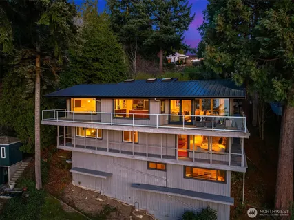 $1,999,999 | 15733 25th Avenue Southwest, Burien, WA 98166