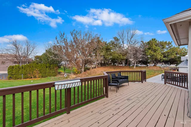 $1,550,000 | 3160 East Springwood Drive, Meridian, ID 83642