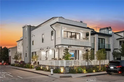 $21,995 | 201 Opal Avenue, Newport Beach, CA 92662