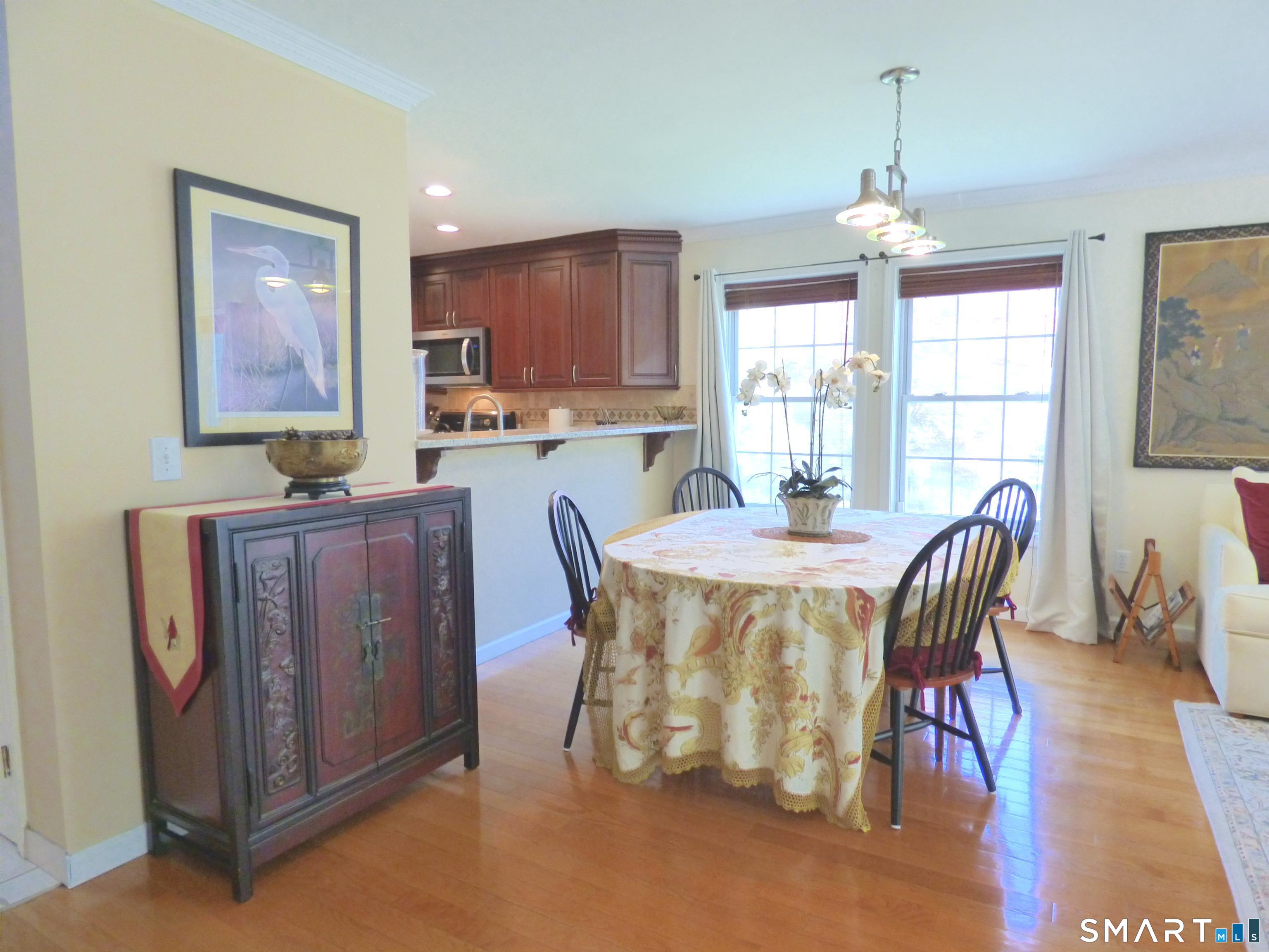 111 Logging Trail Road, Unit 111 Danbury, CT 06811 - Photo 10 of 34 Dining Area