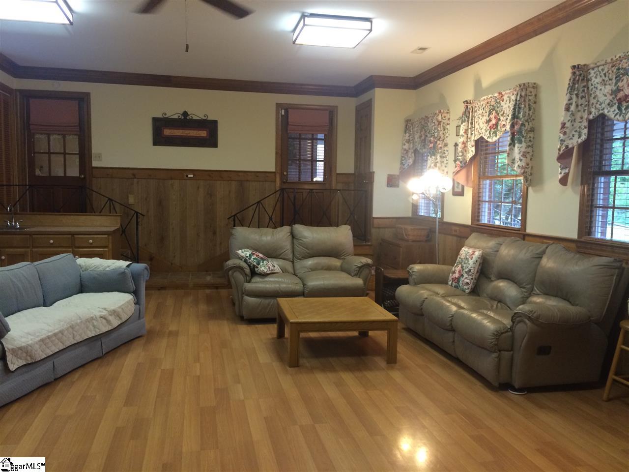1916 Roe Ford Road Greenville, SC 29617 - Photo 12 of 36 Gallery Image 12