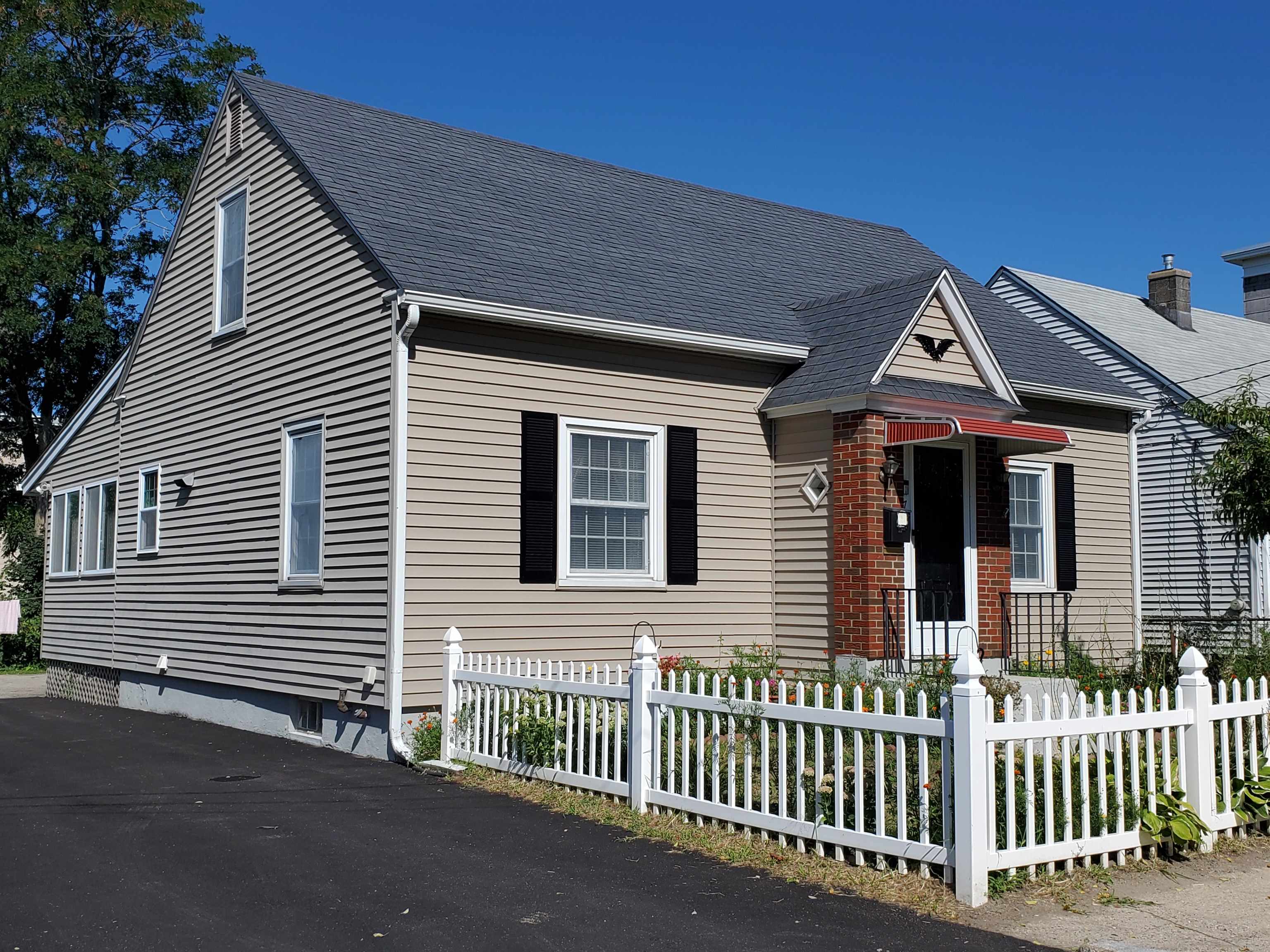 70 Exeter Avenue Manchester, NH 03103 - Photo 1 of 40 Gallery Image 1