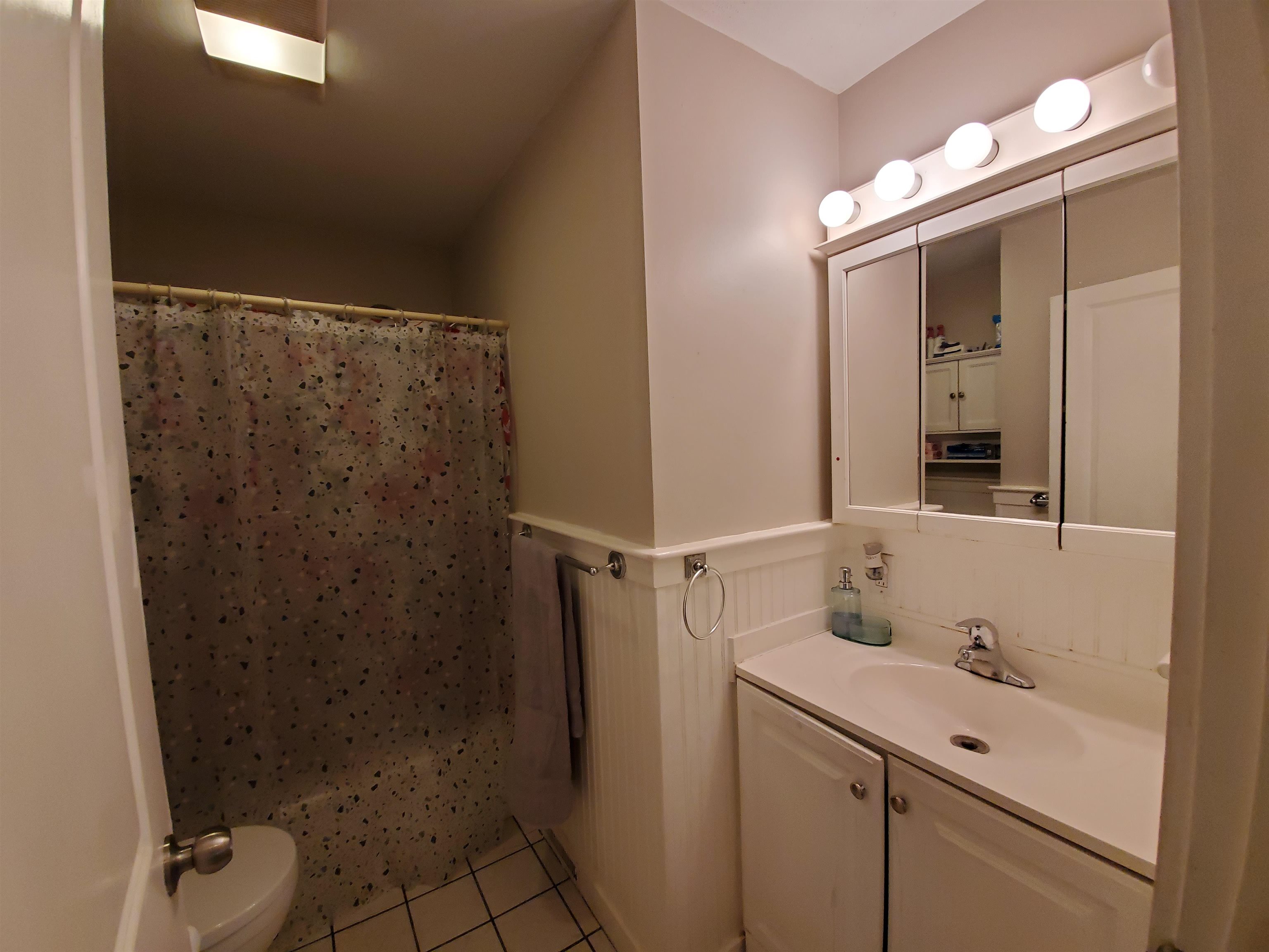 70 Exeter Avenue Manchester, NH 03103 - Photo 17 of 40 Gallery Image 17